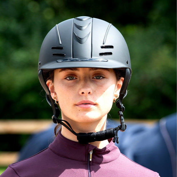 Whitaker Riding Hat Whitaker Club Young Rider Helmet Black/Black